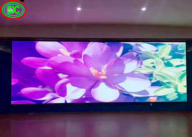 Piccolo pixel Indoor Full Color LED Display P2.5 Segno pubblicitario 16 bit Colori Indoor Full Color LED Display