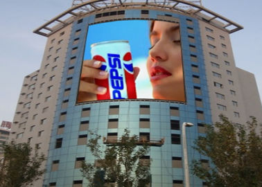 P5 Acqua resistente all'aria aperta LED Digital Signage Full Color Brightness HD High Refresh Rate