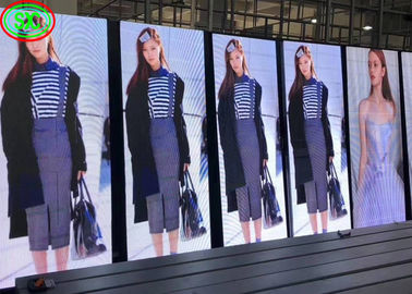 Smart Digital Advertising LED Display Poster Vertical Magic Screen P2.5 all'interno con display a LED a colori
