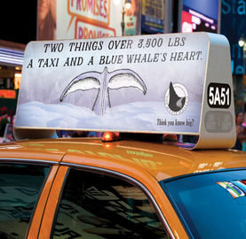 Display di segnale LED impermeabile per auto, all' esterno a colori completi sul tetto di un taxi doppio lato
