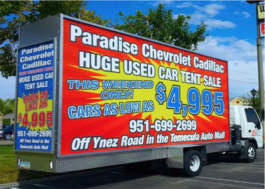 Display a LED a pieno colore P5 all'aperto montato su camion 7500 Nits
