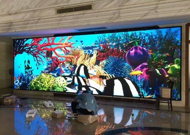 Installazione fissa a parete LED P5 interna con frequenza di aggiornamento di 3840 Hz per sale riunioni