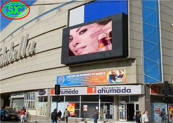 P10 Outdoor LED Billboard 10mm Pixel 50000cd Luminosità