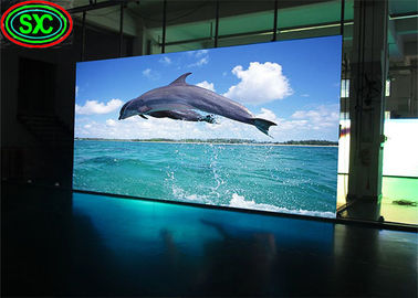 SMD2121 P2.5 Standard 500x500mm Arredamento in alluminio a fusione a stampo morbido Indoor Full Color Haning LED Display