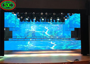Alluminio a fusione P6 Full Color Indoor Suspended LED Screen 2500nits Luminosità 27777 punti/mq Densità di pixel
