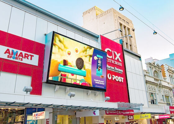 Grandi Panelli pubblicitari LED all' esterno 5000 cd / m2 Luminosità a colori pieni P10