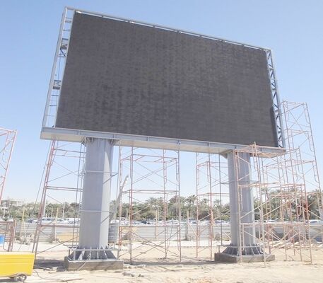 Grandi cartelloni pubblicitari a LED a colonna a colori esteriori impermeabili P10