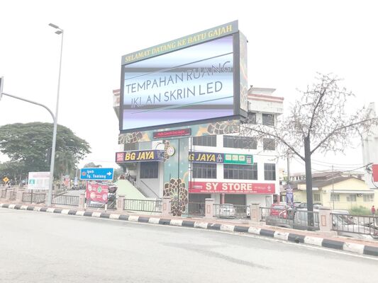 Pubblicità all'aperto LED Billboard Street P10 Display LED a colonne a colori