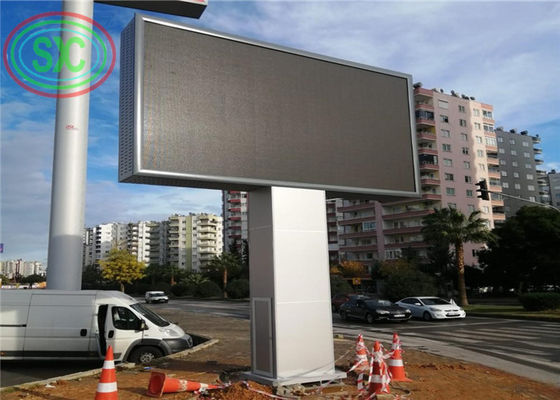 Prezzo buono Bello tabellone per le affissioni principale del passo 6mm della struttura 1R1G1B colore pieno con la colonna accanto alla strada in linea