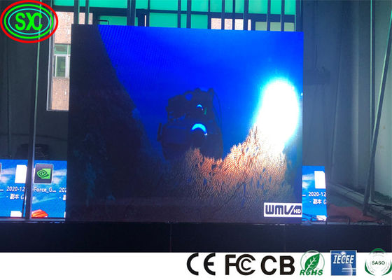 Display LED senza soluzione di continuità IP43 250W/M2 GOB P1.9 P2 P2.5 IECEE schermi a LED pubblicitari