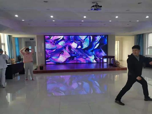 Prezzo buono HD SMD P5 LED locativo visualizzano l'alta luminosità dell'interno per il concerto di Live Sports, 640x640 gabinetto, 2500 in linea