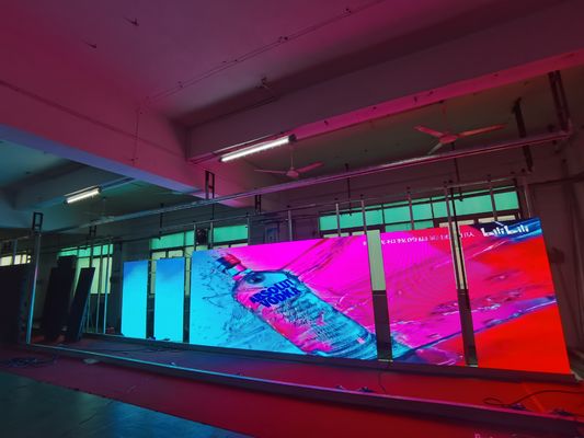 4K Interior chiaro P2 Mega Stage Sfondo Fiera commerciale Video Wall Screen Display a LED a colori piatti