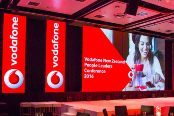 Display a LED a frequenza di fotogramma di 1000 Hz per la pubblicità e la promozione