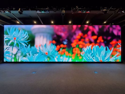 427186 punti/m2 Densità di schermo a LED a passo fine Densità con materiale per armadi di alluminio a fusione stampata e standard CE/ROHS/FCC