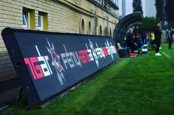 L'alta pubblicità dello stadio della partita di football americano della definizione di colore pieno P10 ha condotto i tabelloni per le affissioni di pubblicità