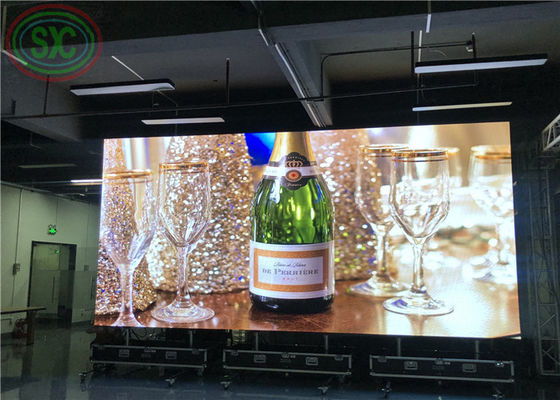 Schermo LED a colori per interni con alta risoluzione e luminosità, adatto per cartelloni pubblicitari digitali e sistemi informativi