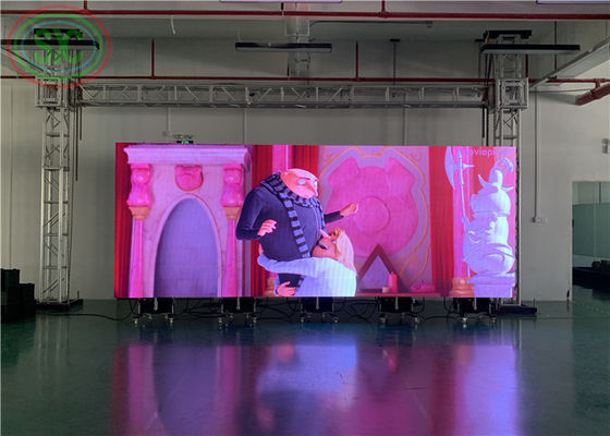 Display a LED a fase di noleggio Splicing di diverse dimensioni P2.5 P2.6 P2.8 P3.9 Display a led