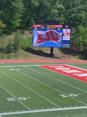 Display LED a colori esterni con angolo di visualizzazione di 120° e elaborazione del segnale a 10 o 14 bit P6 2020 6mm 27778 pixel/m2