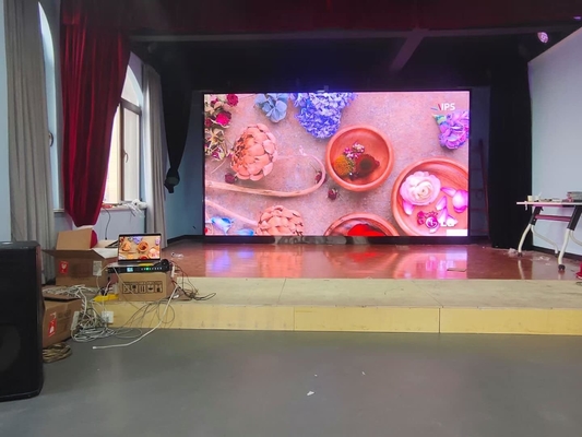 512x512mm SMD RGB P4 Indoor Full Color LED Display con luminosità regolabile e grande angolo di visione