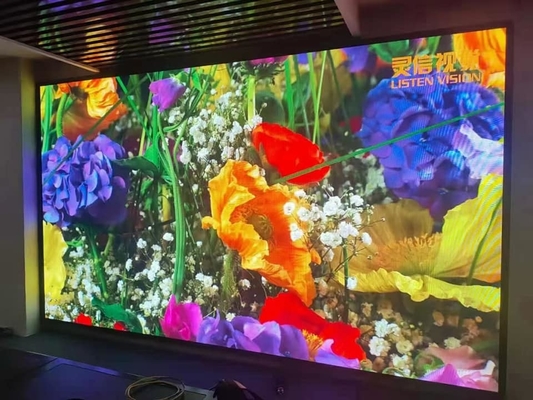 Display a LED a colori interiori SMD P3 con configurazione di pixel da 3 mm e 111111 pixel/m2 per immagini chiare e vivaci