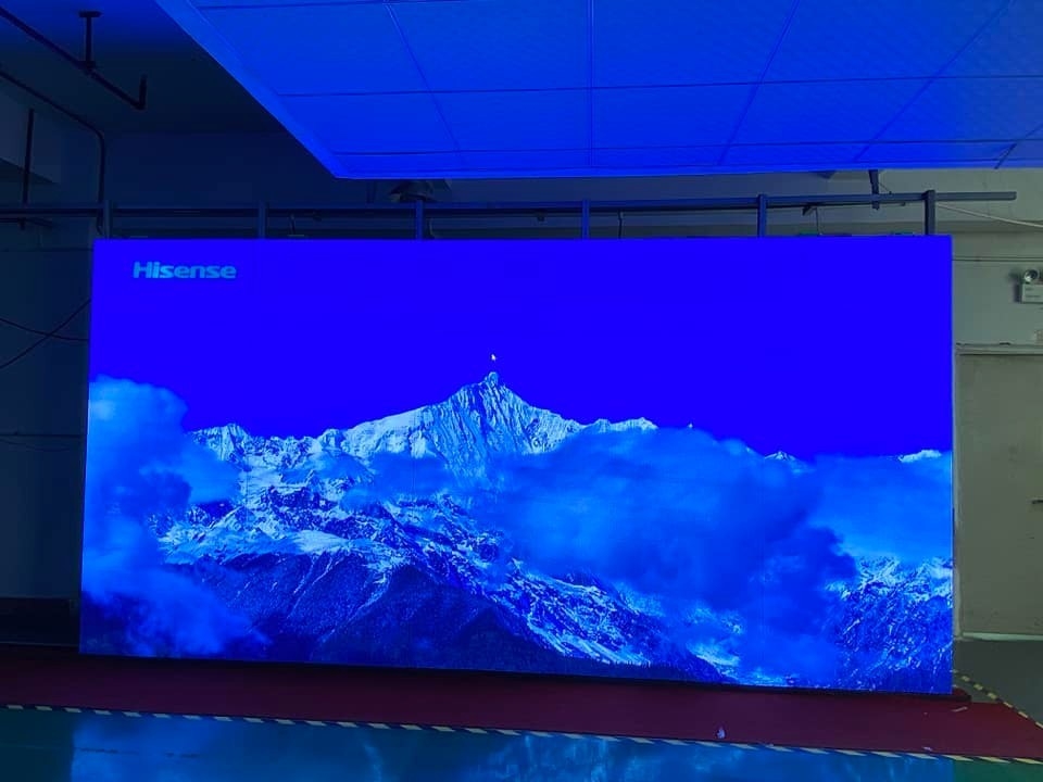 Schermo LED a noleggio per interni P2.5 LED Video Wall Panel 1300nit ad alta risoluzione
