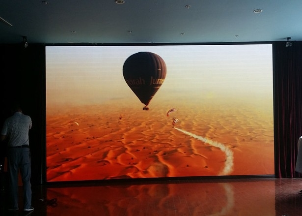 Screen di noleggio scatola di ferro / noleggio ultra hd personalizzabile piccolo passo interno full color display a LED con angolo di visione ampio