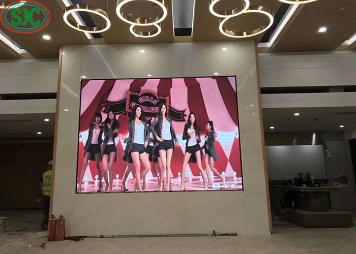 P2 RGB Indoor LED Display SMD 1/32 Scansione Alta luminosità Adatta per noleggio centro commerciale