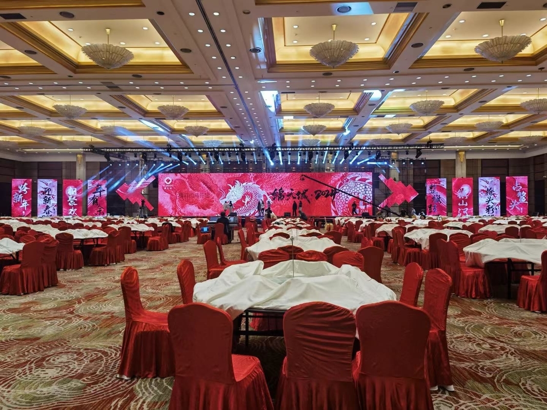 2500nits Luminosità SMD2121 Indoor Full Color LED Rental Screen per centro commerciale