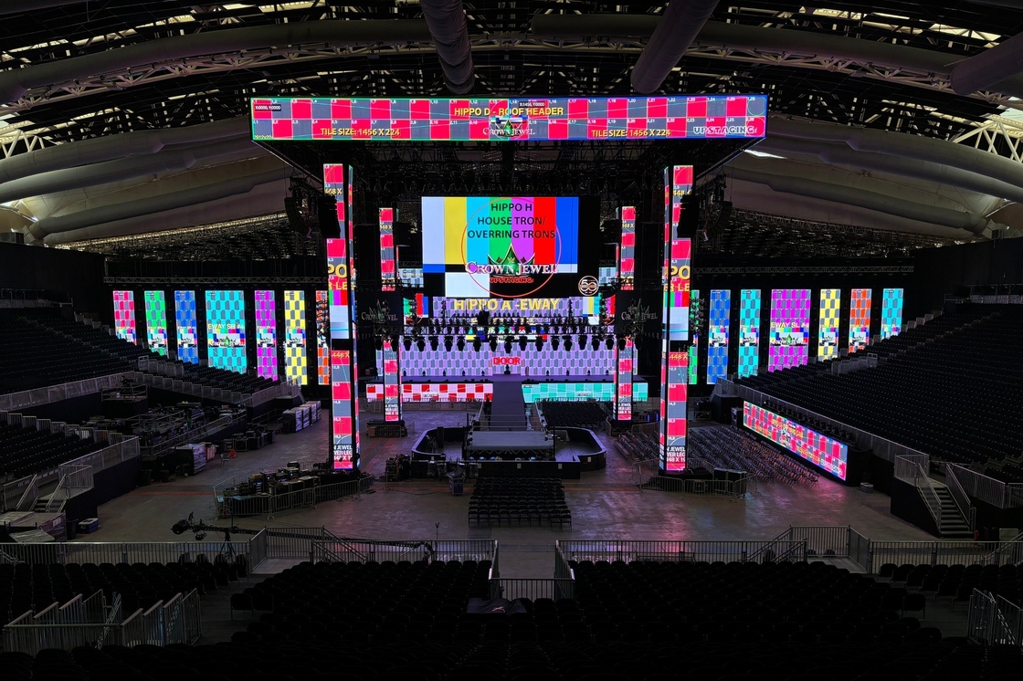 Schermo in alluminio a fusione fissa installazione/affitto Sala conferenze personalizzabile Ultra HD P2.5 Piccolo passo Display a LED a colori interiori