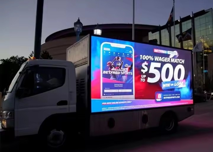 Noleggio di autocarri mobili a colori P2.6 Noleggio di schermi a LED interni Stadio HD