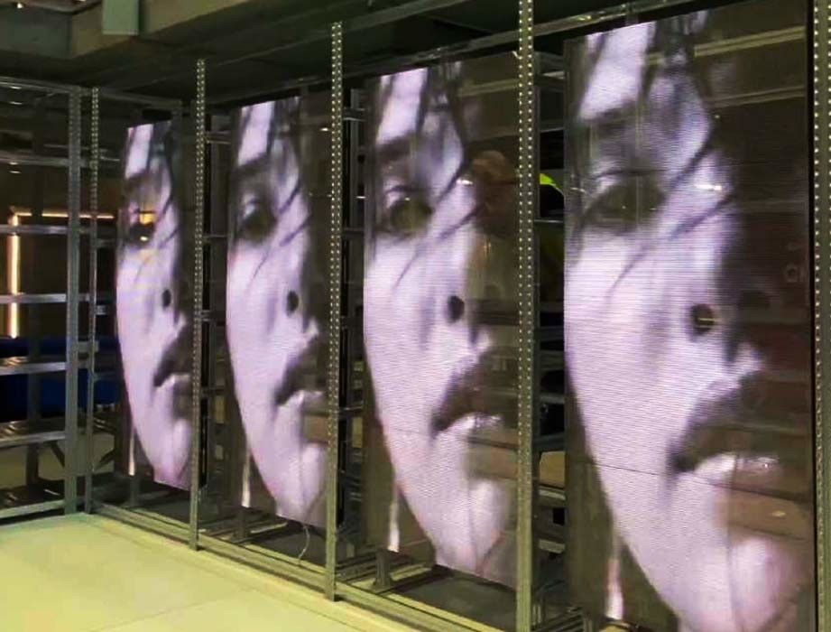 AC100-240V 60Hz Input Transparent LED Display Screen for Indoor Advertising Video Display Function 3-5 anni di garanzia
