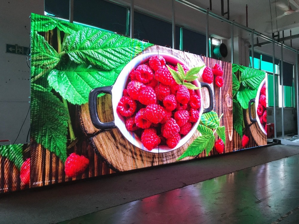 Sperimenta immagini superiori con l'insegna LED a passo pixel di precisione con cabinet in alluminio pressofuso