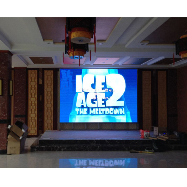 Schermo LED a colori P2.5 ad alte prestazioni per pubblicità con risoluzione modulo 64*64 punti e distanza di visione minima di 3 m