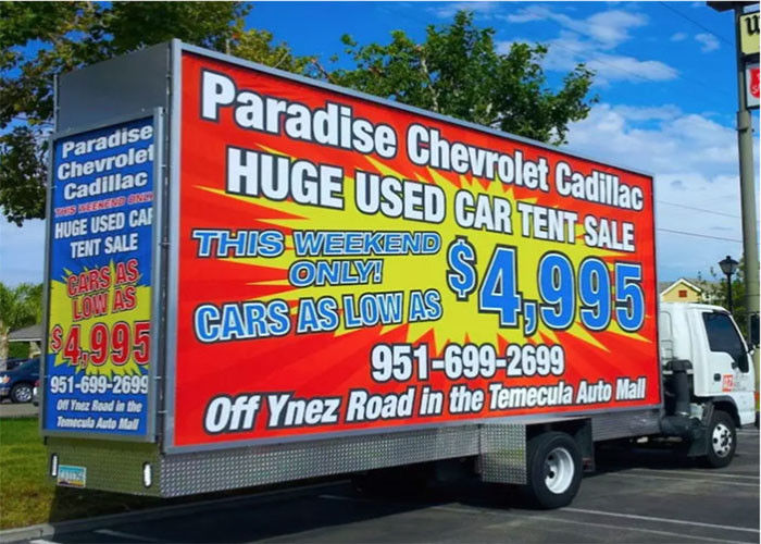 Display a LED a pieno colore P5 all'aperto montato su camion 7500 Nits