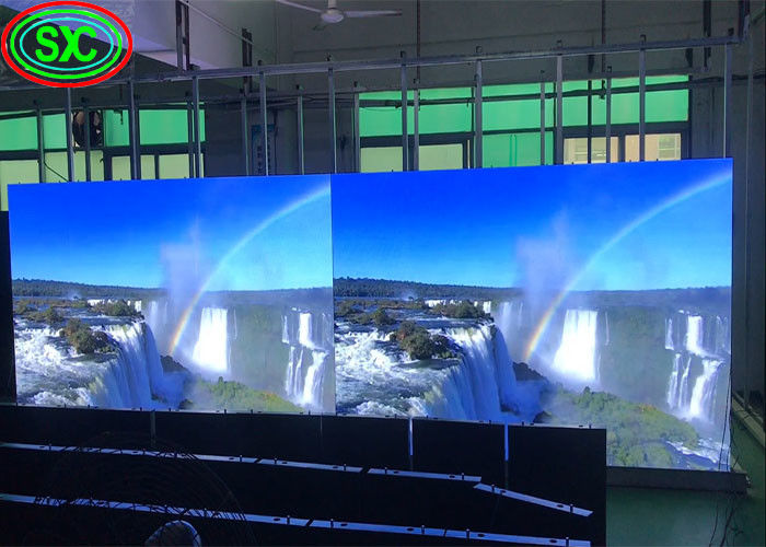 P1.923 1R1G1B Display a LED a colori interni adatto a centri commerciali e piazze