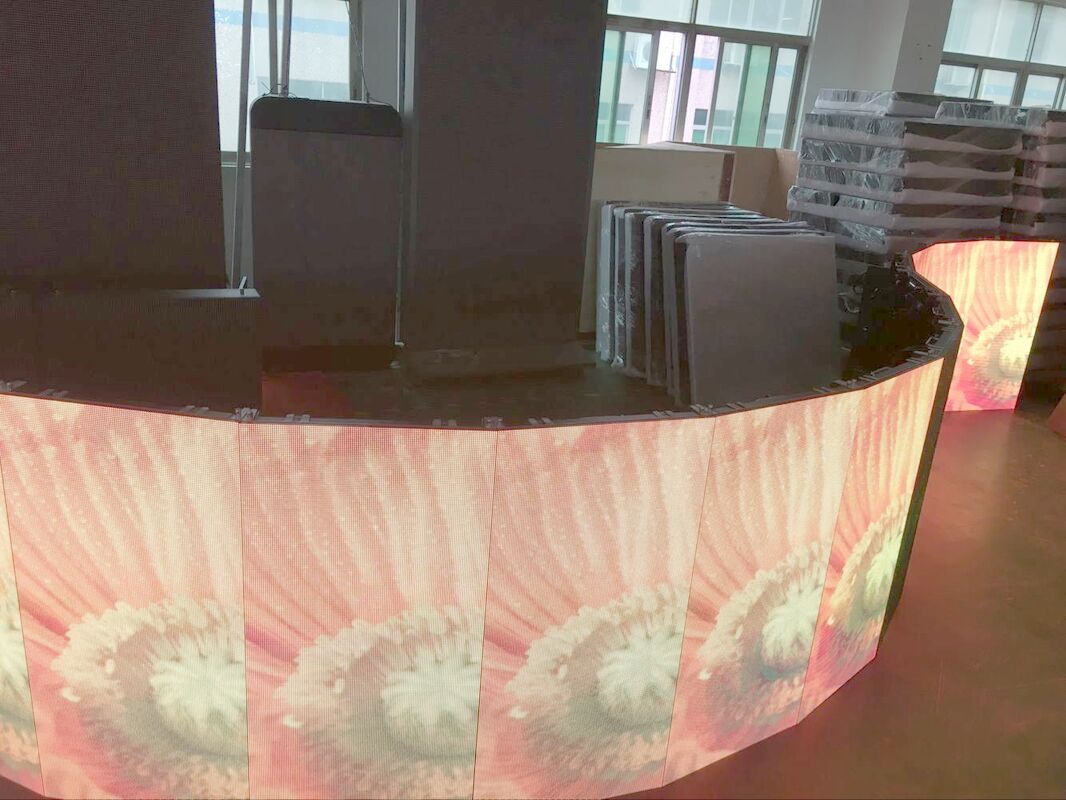 La fase LED scherma le attività mostra a luminosità all'aperto di livello 5000 degli schermi del LED il video gabinetto della parete P3.91 P4.81 500x500mm
