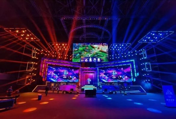Display LED a colori per interni con lampada RGB 3 in 1 SMD2121 e elaborazione del segnale a 10 o 14 bit per un'uscita video fluida e vibrante