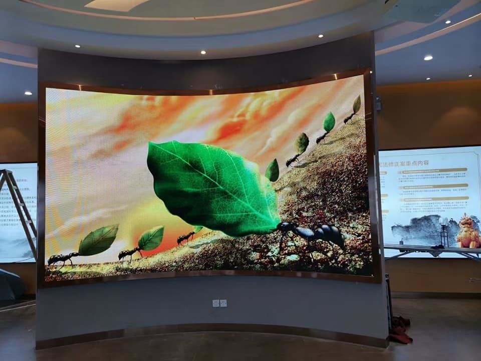 L'esposizione di LED dell'interno locativa P2.5 schermo di alta risoluzione eccellente del Governo 640*640mm LED del magnesio della pressofusione per la rappresentazione della fase
