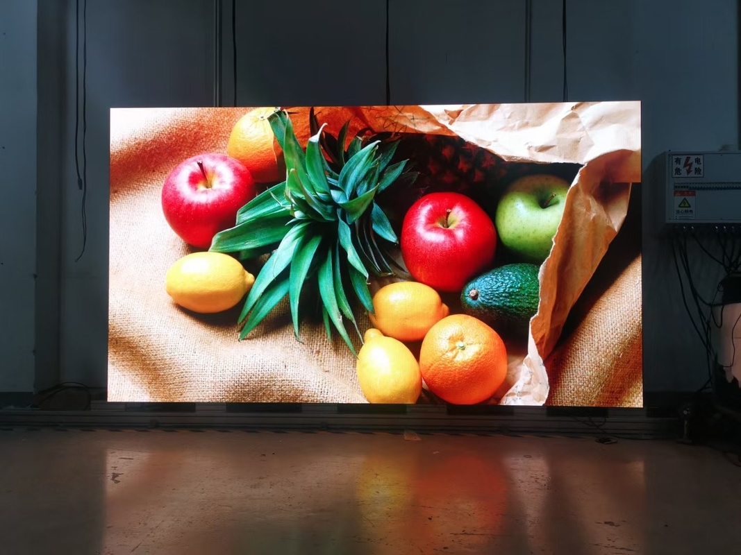 Risparmio energetico all'interno display a led a colori p3.91 con regolazione automatica della luminosità e angolo di visione orizzontale di 120 gradi
