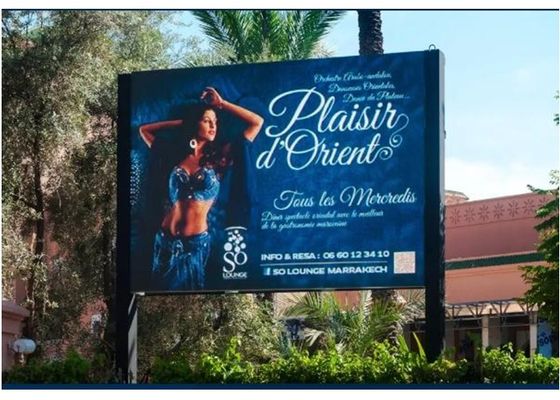 La via all'aperto Palo di pubblicità P5 dell'alta definizione ha condotto il telecomando di WIFI dello schermo