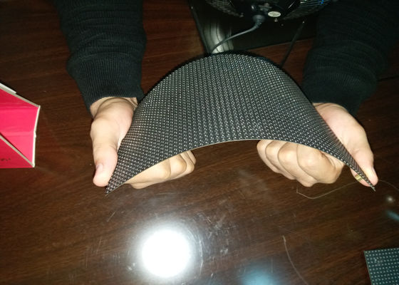Prezzo buono L'esposizione principale molle dell'interno di HD P4 SMD, 1/16 di ricerche curve ha condotto i moduli flessibili principali dell'interno dell'esposizione in linea