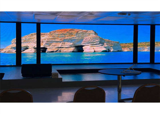 Display a LED ad alta luminosità con pixel pitch di 3,91 mm e moduli da 500x500 mm per visualizzazioni chiare