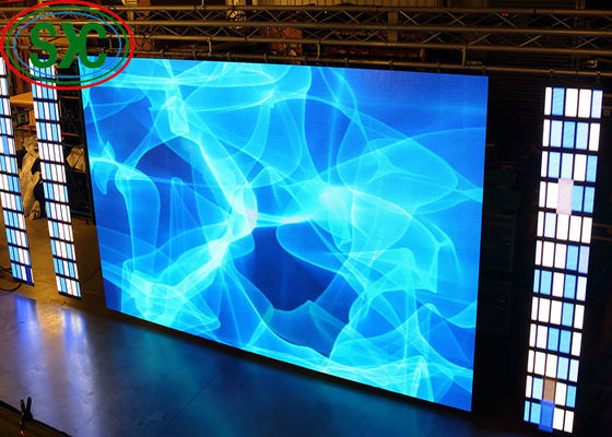 Prezzo buono Lo smd 3 del tabellone per le affissioni di Digital LED di alta luminosità in 1 ha condotto lo schermo P5mm dell'interno che appende l'esposizione principale per la radiodiffusione in tensione in linea