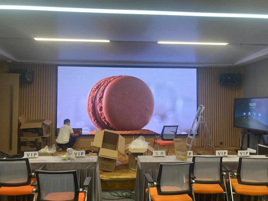 Prezzo buono Alta luminosità 1000 Display LED a colori interni più popolari con durata di vita di 000 ore e dimensione del gabinetto 480*480mm*68mm in linea