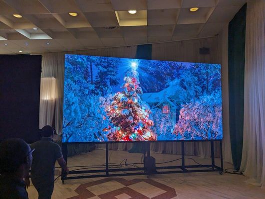 Prezzo buono Display a LED GOB a 1000 bit di luminosità con chip Epistar LED Densità di pixel 262144 punti per metro quadrato Ideale per segnaletica digitale In linea