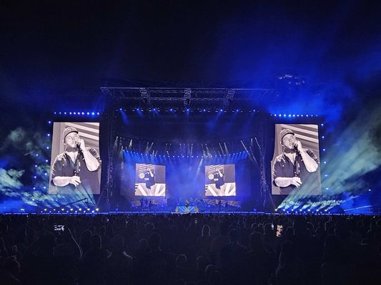 Display LED a colori aperti P10 schermo a LED immagine ad alta definizione per il centro commerciale Aeroporto sala espositiva ecc