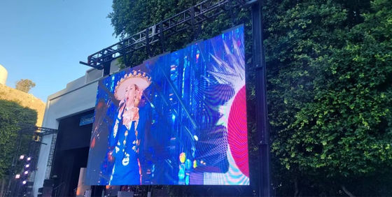 Display LED a colori per esterni a installazione fissa P10 P8 P6 P5 con chip LED SMD3535 ad alta luminosità per schermo pubblicitario