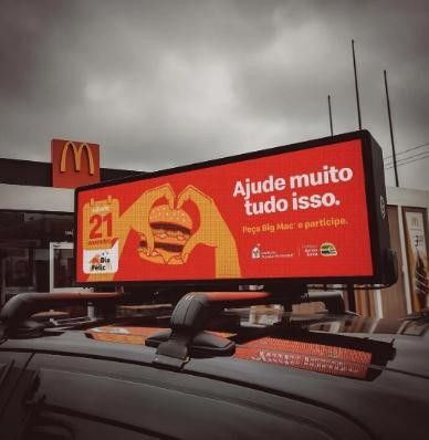 Schermo LED per veicoli personalizzabile con funzione di visualizzazione animazioni e risoluzione dello schermo 192*64 pixel