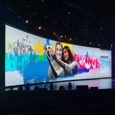 Display LED per interni P2 HD con pixel pitch da 2 mm, luminosità di 1000 cd/m² e densità di pixel di 250000