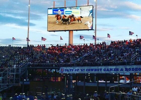 Prezzo buono P8 Outdoor Led Video Wall P8 Advertising Billboard Schermo LED per esterni ad alta luminosità in linea